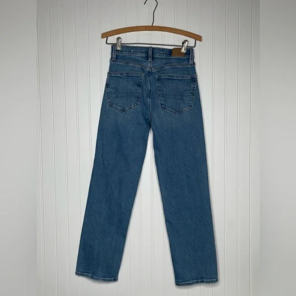 American Eagle Low Rise Baggy Straight Jeans - Picture 6 of 7